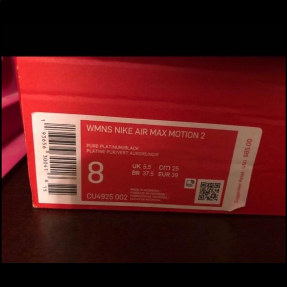 Nike shoes - Picture 2 of 3